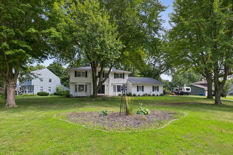 Tiny photo for 4429 Belle Avenue, Davenport, IA 52807 (MLS # 12716469)