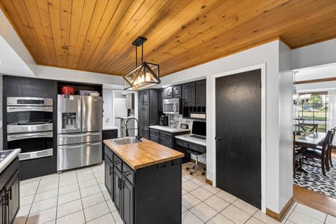Tiny photo for 4429 Belle Avenue, Davenport, IA 52807 (MLS # 12716469)