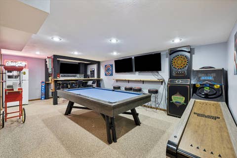 Tiny photo for 4429 Belle Avenue, Davenport, IA 52807 (MLS # 12716469)
