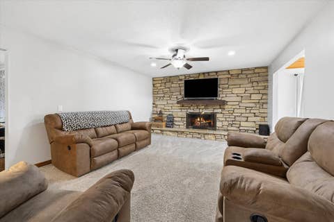 Tiny photo for 4429 Belle Avenue, Davenport, IA 52807 (MLS # 12716469)