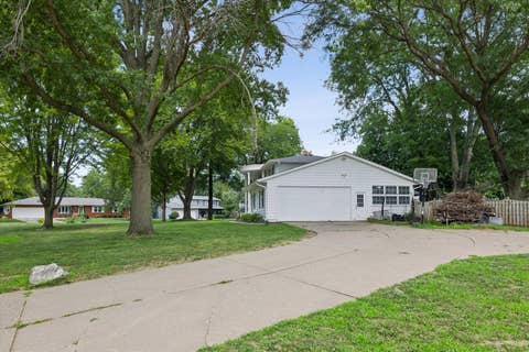 Tiny photo for 4429 Belle Avenue, Davenport, IA 52807 (MLS # 12716469)