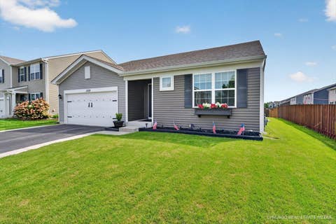 Tiny photo for 1002 Chestnut Drive, Pingree Grove, IL 60140 (MLS # 12723312)