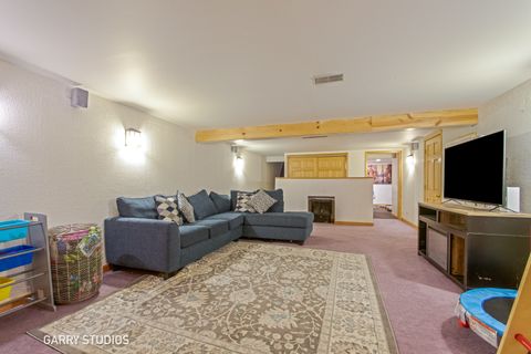 Tiny photo for 233 Lakeview Lane, Bloomingdale, IL 60108 (MLS # 12579354)