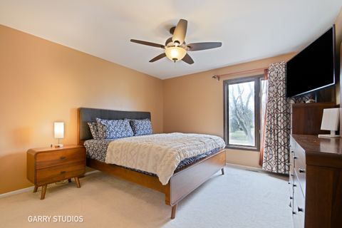 Tiny photo for 233 Lakeview Lane, Bloomingdale, IL 60108 (MLS # 12579354)