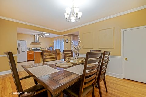 Tiny photo for 233 Lakeview Lane, Bloomingdale, IL 60108 (MLS # 12579354)