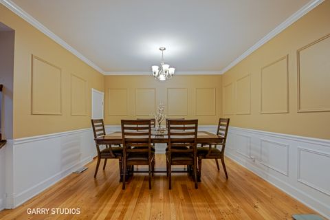 Tiny photo for 233 Lakeview Lane, Bloomingdale, IL 60108 (MLS # 12579354)