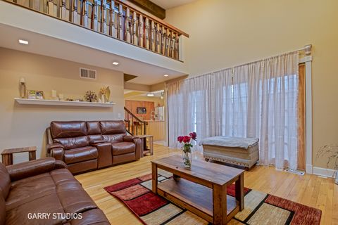 Tiny photo for 233 Lakeview Lane, Bloomingdale, IL 60108 (MLS # 12579354)