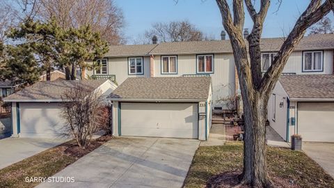Photo of 233 Lakeview Lane, Bloomingdale, IL 60108 (MLS # 12579354)