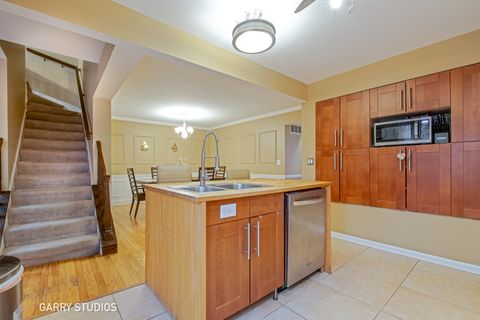 Tiny photo for 233 Lakeview Lane, Bloomingdale, IL 60108 (MLS # 12579354)