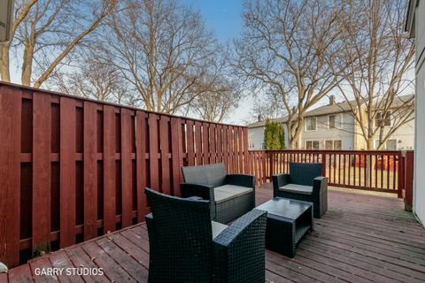 Tiny photo for 233 Lakeview Lane, Bloomingdale, IL 60108 (MLS # 12579354)