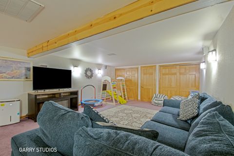 Tiny photo for 233 Lakeview Lane, Bloomingdale, IL 60108 (MLS # 12579354)