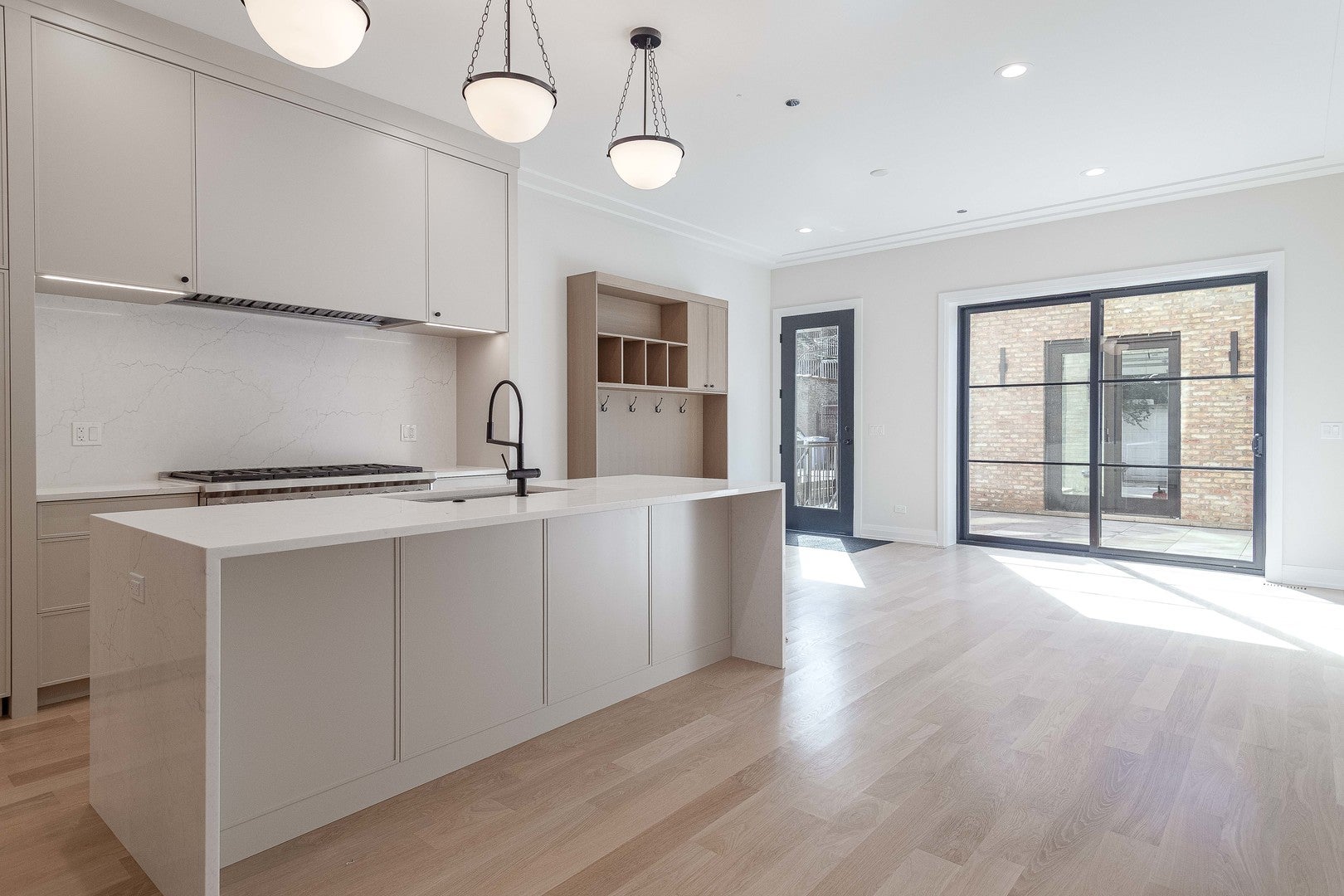 1625 W Julian Street