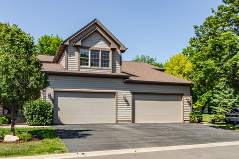 Photo of 302 Kazimour Drive, Lake Barrington, IL 60010 (MLS # 12667462)