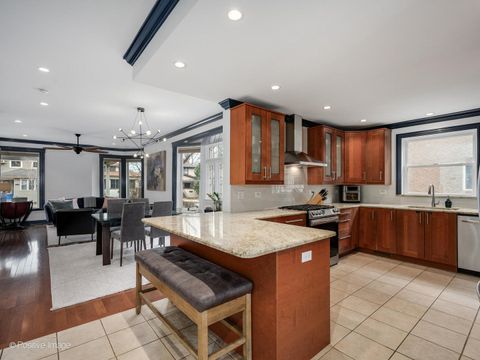 Tiny photo for 709 S Oak Park Avenue, Oak Park, IL 60304 (MLS # 12573413)