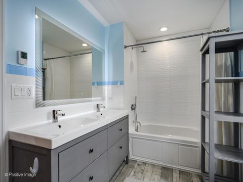 Tiny photo for 709 S Oak Park Avenue, Oak Park, IL 60304 (MLS # 12573413)