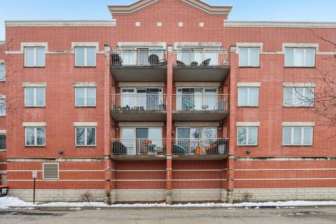 Tiny photo for 9864 LELAND Avenue #309, Schiller Park, IL 60176 (MLS # 12531446)