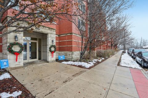 Tiny photo for 9864 LELAND Avenue #309, Schiller Park, IL 60176 (MLS # 12531446)