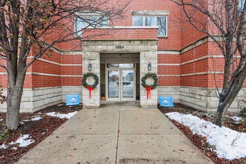 Tiny photo for 9864 LELAND Avenue #309, Schiller Park, IL 60176 (MLS # 12531446)