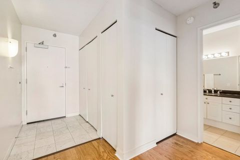 Tiny photo for 512 N MCCLURG Court #3912, Chicago, IL 60611 (MLS # 12498561)