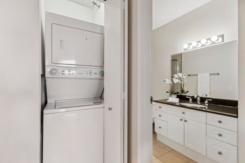 Tiny photo for 512 N MCCLURG Court #3912, Chicago, IL 60611 (MLS # 12498561)