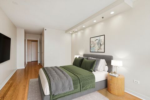 Tiny photo for 512 N MCCLURG Court #3912, Chicago, IL 60611 (MLS # 12498561)