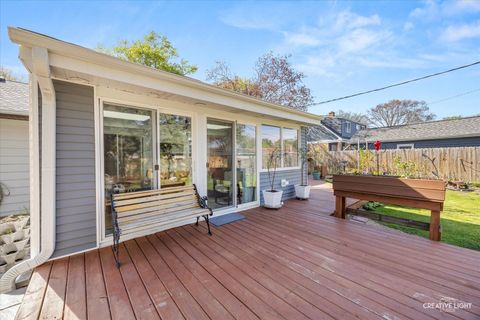 Tiny photo for 124 S Rosedale Avenue, Aurora, IL 60506 (MLS # 12589279)