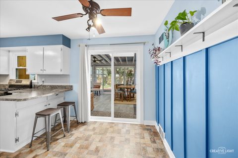 Tiny photo for 124 S Rosedale Avenue, Aurora, IL 60506 (MLS # 12589279)
