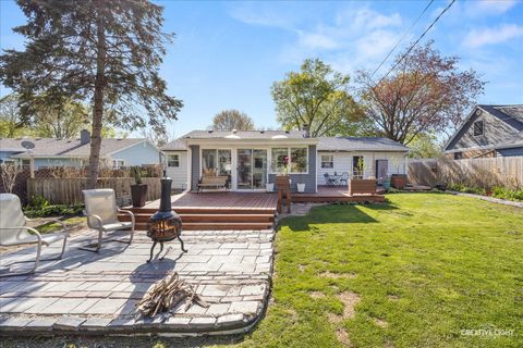 Tiny photo for 124 S Rosedale Avenue, Aurora, IL 60506 (MLS # 12589279)