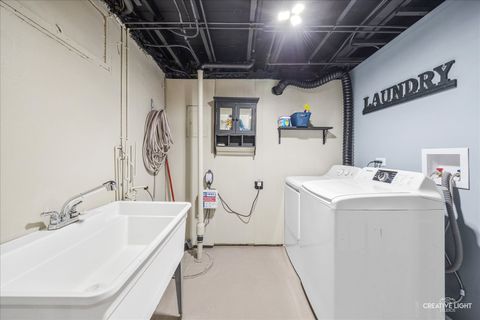 Tiny photo for 124 S Rosedale Avenue, Aurora, IL 60506 (MLS # 12589279)