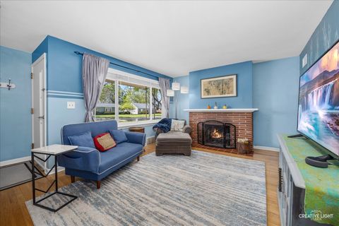 Tiny photo for 124 S Rosedale Avenue, Aurora, IL 60506 (MLS # 12589279)