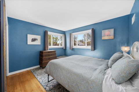 Tiny photo for 124 S Rosedale Avenue, Aurora, IL 60506 (MLS # 12589279)