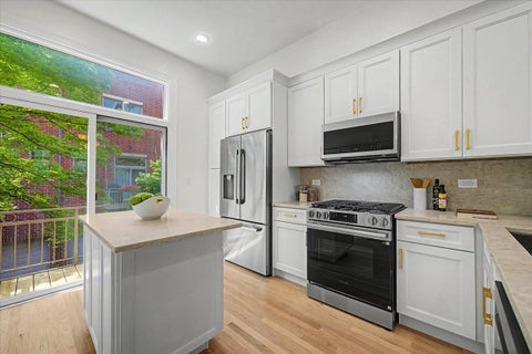 Tiny photo for 1910 S Prairie Avenue, Chicago, IL 60616 (MLS # 12720248)