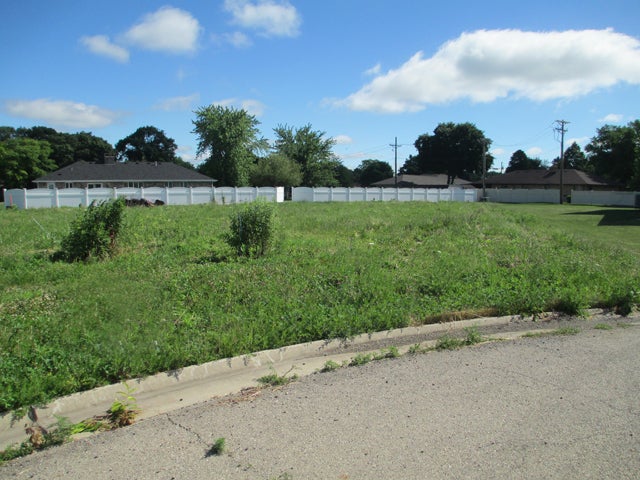 Photo 1 of 1 — 71 Katelyn Court, Oglesby, IL 61348