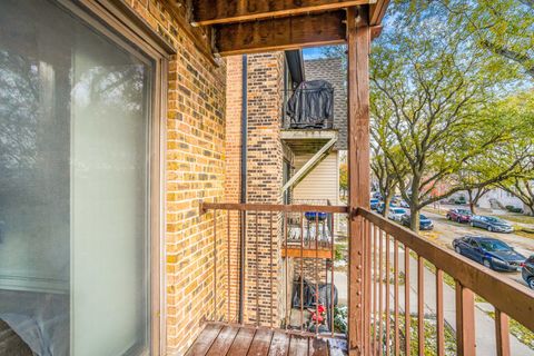 Tiny photo for 6728 W 64th Place #2B, Chicago, IL 60638 (MLS # 12572239)