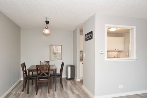Tiny photo for Arlington Heights, IL 60005 (MLS # 12627105)