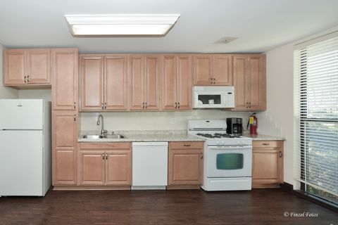 Tiny photo for Arlington Heights, IL 60005 (MLS # 12627105)