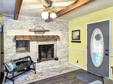 Tiny photo for 614 S Thomas Street, Gilman, IL 60938 (MLS # 12337563)
