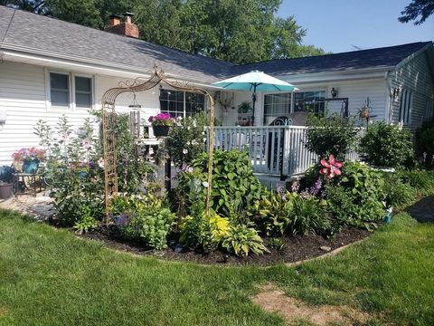 Tiny photo for 614 S Thomas Street, Gilman, IL 60938 (MLS # 12337563)