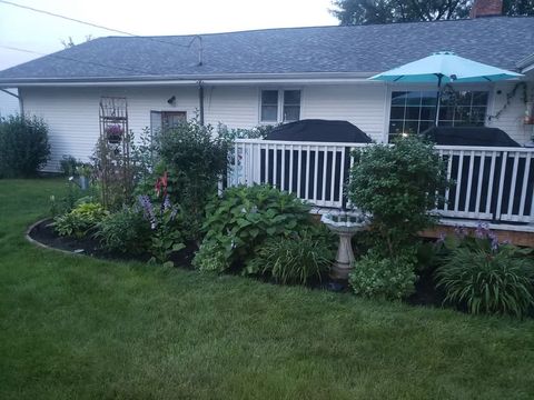 Tiny photo for 614 S Thomas Street, Gilman, IL 60938 (MLS # 12337563)