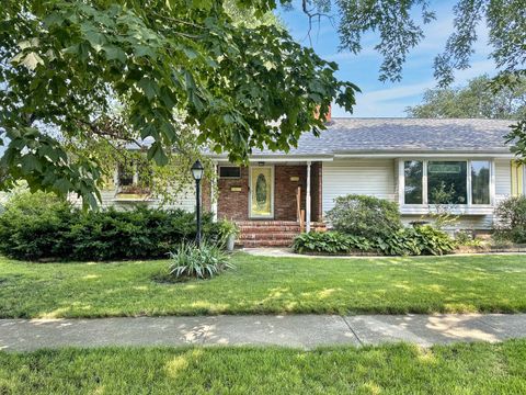 Tiny photo for 614 S Thomas Street, Gilman, IL 60938 (MLS # 12337563)