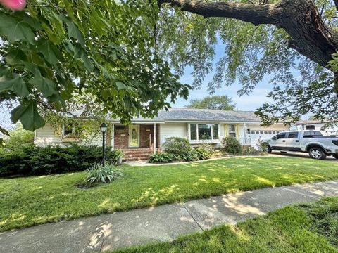 Tiny photo for 614 S Thomas Street, Gilman, IL 60938 (MLS # 12337563)