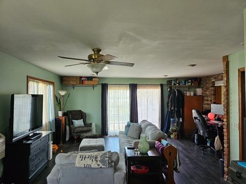 Tiny photo for 614 S Thomas Street, Gilman, IL 60938 (MLS # 12337563)