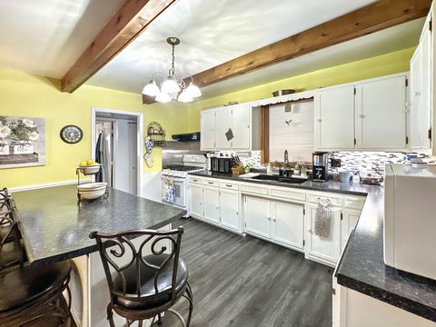 Tiny photo for 614 S Thomas Street, Gilman, IL 60938 (MLS # 12337563)