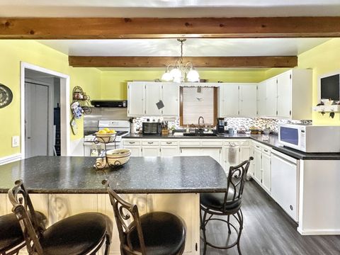Tiny photo for 614 S Thomas Street, Gilman, IL 60938 (MLS # 12337563)
