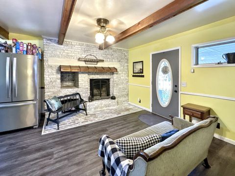 Tiny photo for 614 S Thomas Street, Gilman, IL 60938 (MLS # 12337563)