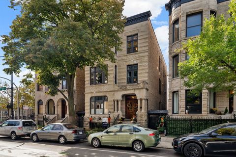 Photo of 4004 N CLARENDON Avenue #3, Chicago, IL 60613 (MLS # 12488443)