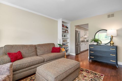 Tiny photo for 525 WHITE OAK Lane #26525, Lake Barrington, IL 60010 (MLS # 12670377)
