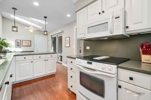 Tiny photo for 525 WHITE OAK Lane #26525, Lake Barrington, IL 60010 (MLS # 12670377)