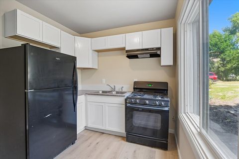 Tiny photo for 42432 N Lake Avenue, Antioch, IL 60002 (MLS # 12475021)