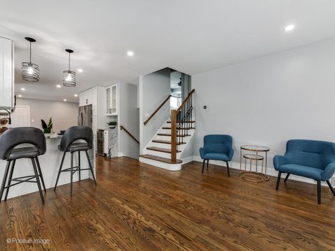 Tiny photo for 7225 N East Prairie Road, Lincolnwood, IL 60712 (MLS # 12550490)